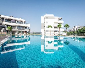 LME2BA- Cozy ground floor flat in luxury resort - Estepona - Piscina