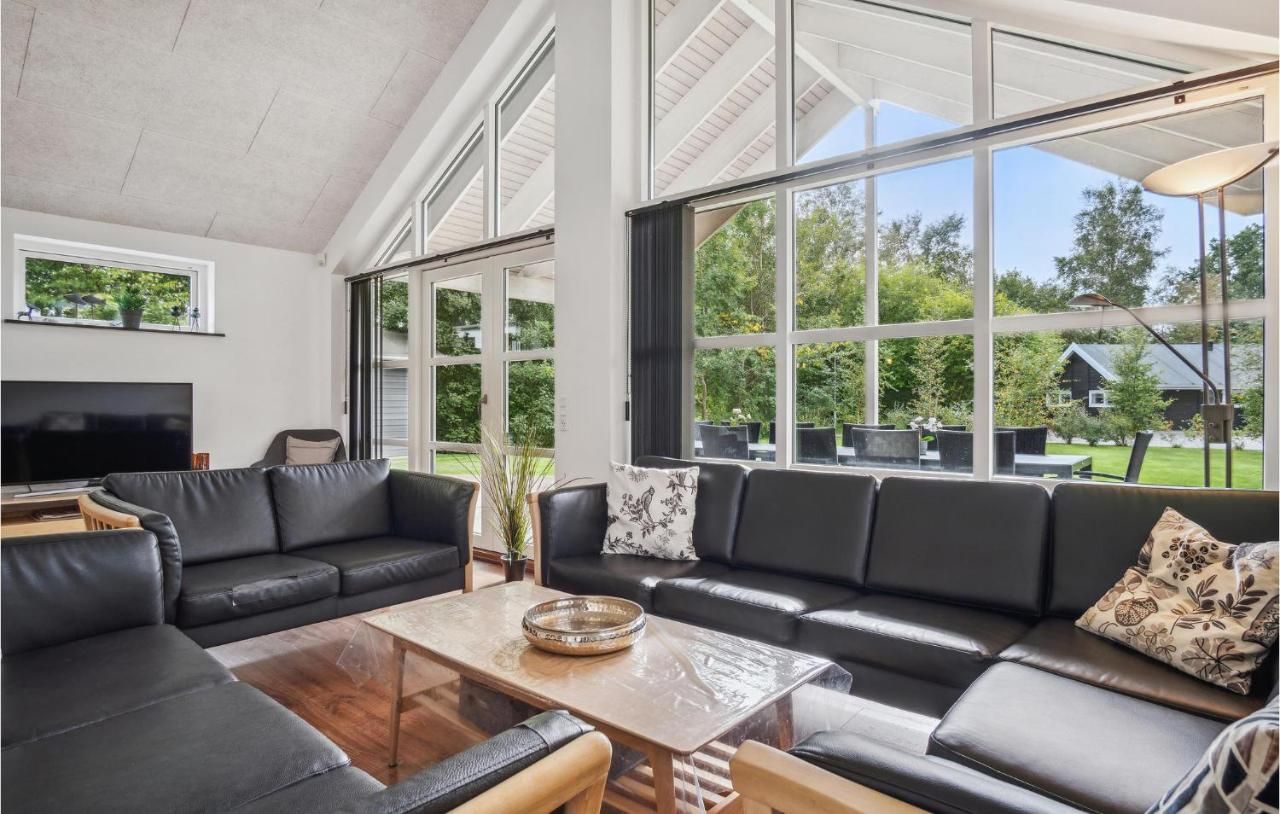 Five-Bedroom Holiday Home In Grenaa – Grenaa