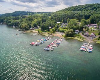 Lake 'N Pines Motel - Cooperstown - Utomhus