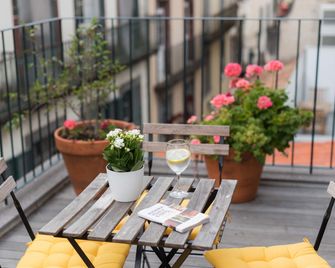 Apartamentos Santa Maria by Heart of Funchal - Funchal - Varanda