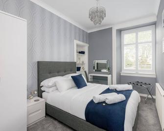 No 10 - by StayDunfermline - Dunfermline - Bedroom