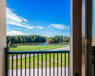 Comfort Suites - Brunswick - Balkon