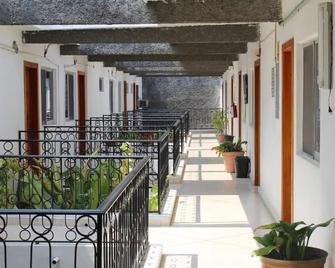 هوتل كازا بلانكا - توكستلا جوتيريز - شرفة