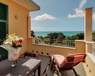 Hotel Rosa Dei Venti - Lerici - Balkon