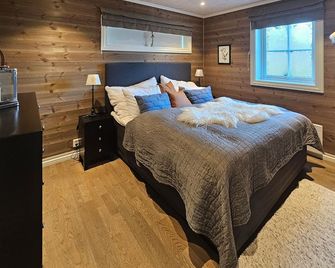 5 Bedroom Nice Home In Edland - Edland - Habitación