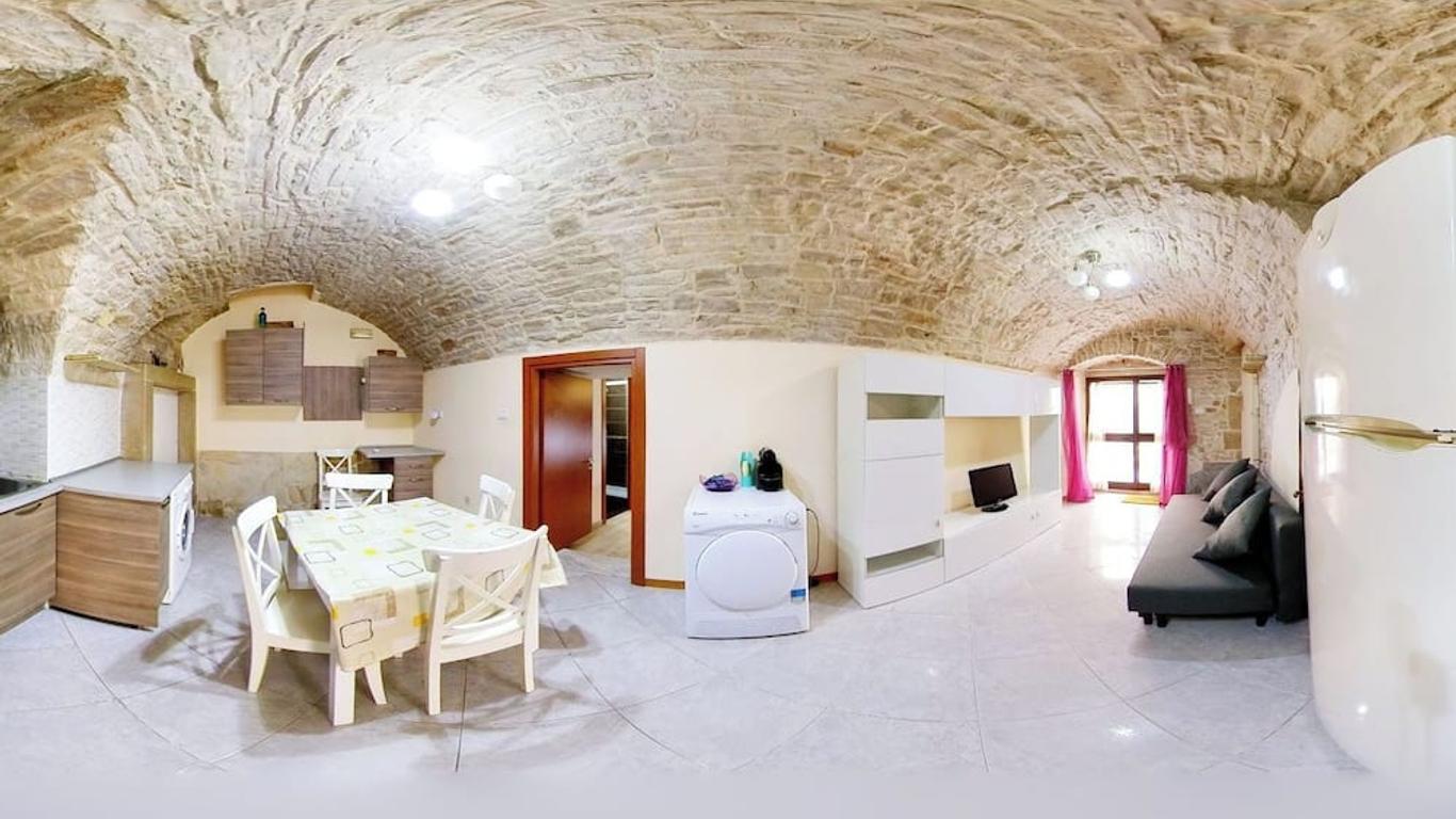 Just Music House bnb,typical,15min airport & beach