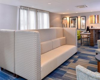 Holiday Inn Express Rochester - University Area By IHG - Rochester - Sala de estar