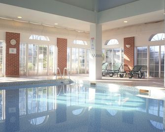 Holiday Inn Corby Kettering Hotel & Spa by IHG - Corby - Bazén