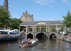 The old warehouse: a completely renovated apartment in the center of Leiden - Lejda - Budynek