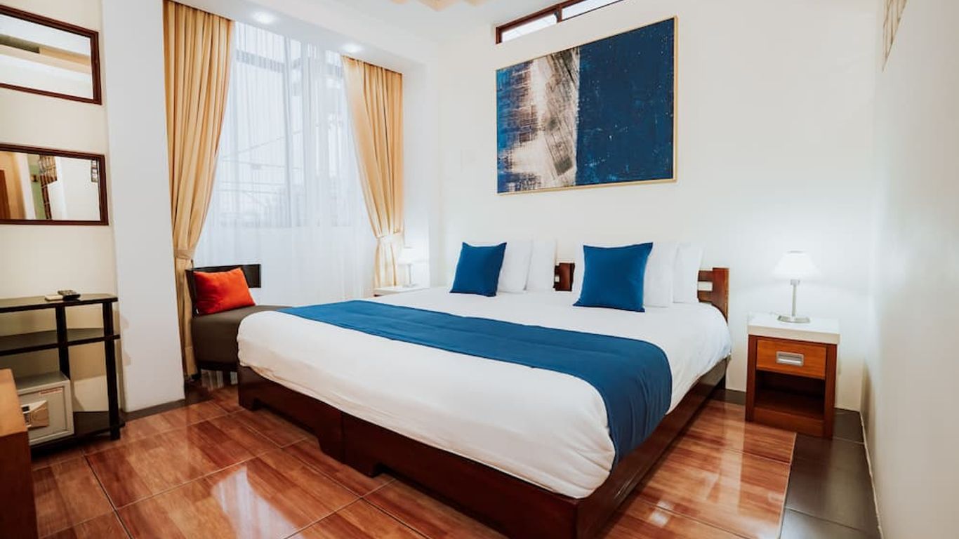 Galápagos Suites Palace