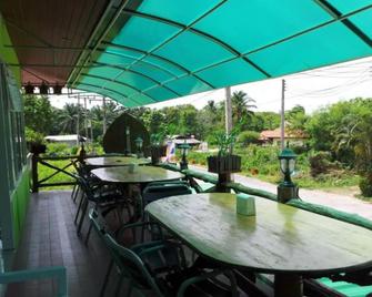 Tawantai Hotel - Krabi - Patio