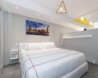 One-Bedroom Apartment - Montreal - Bedroom