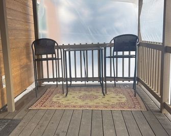 Charming house with fenced yard in Driggs for a cozy getaway - Driggs - Balcón