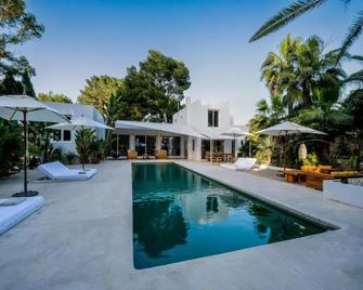 Villa in Ibiza near Cala Llonga Beach - Cala Llonga - Pool