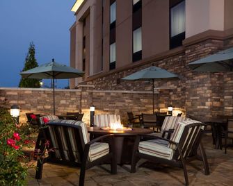 Hampton Inn Niles/Warren - Niles - Binnenhof