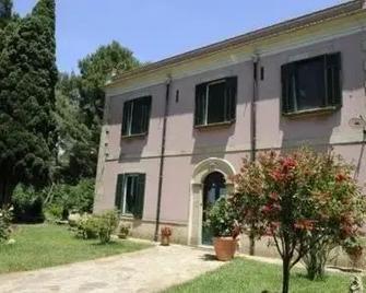 Ai Cipressi - Salemi - Building