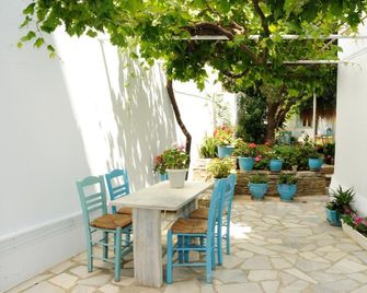 Nikoleta Rooms - Tinos - Pátio