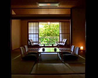 Izu Kogen Hotel Five Stars - Ito - Habitación