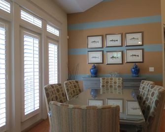 St James Vacation Condo/Th Rental - Southport Nc - Cottage Retreat - Southport - Dining room