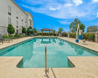 Hampton Inn & Suites Tifton - Tifton - Pool