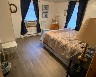 Cottage near the Bay - Crisfield - Bedroom