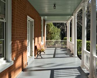 Red Hill Bed and Breakfast - Lovingston - Balkón