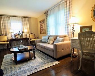 Morse · Maison de Jardin Yale New Haven for Large Groups - Hamden - Living room