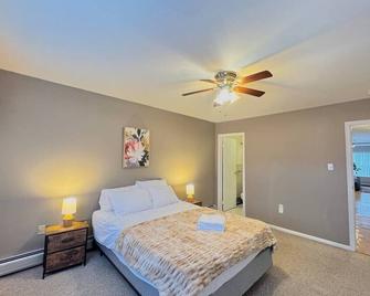 Spacious and Convinient near NYC Parking Available - Guttenberg - Schlafzimmer