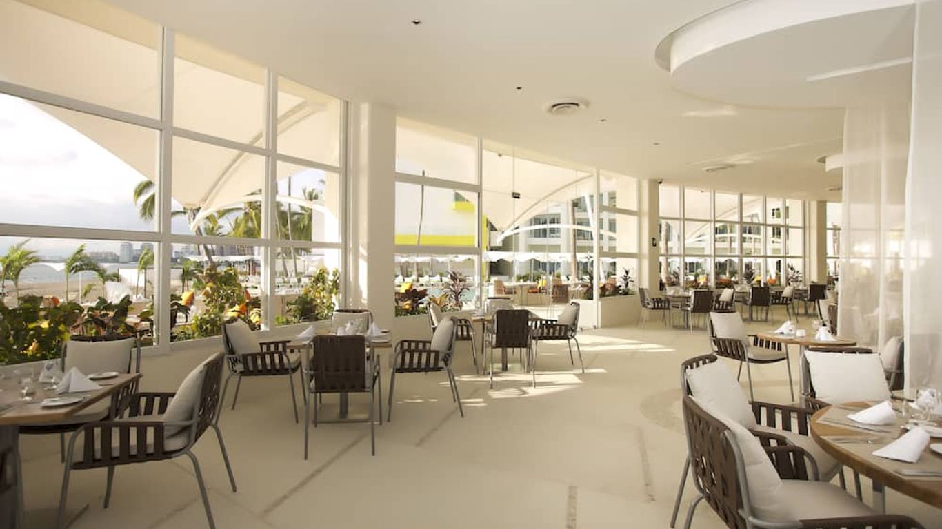 Krystal Grand Puerto Vallarta