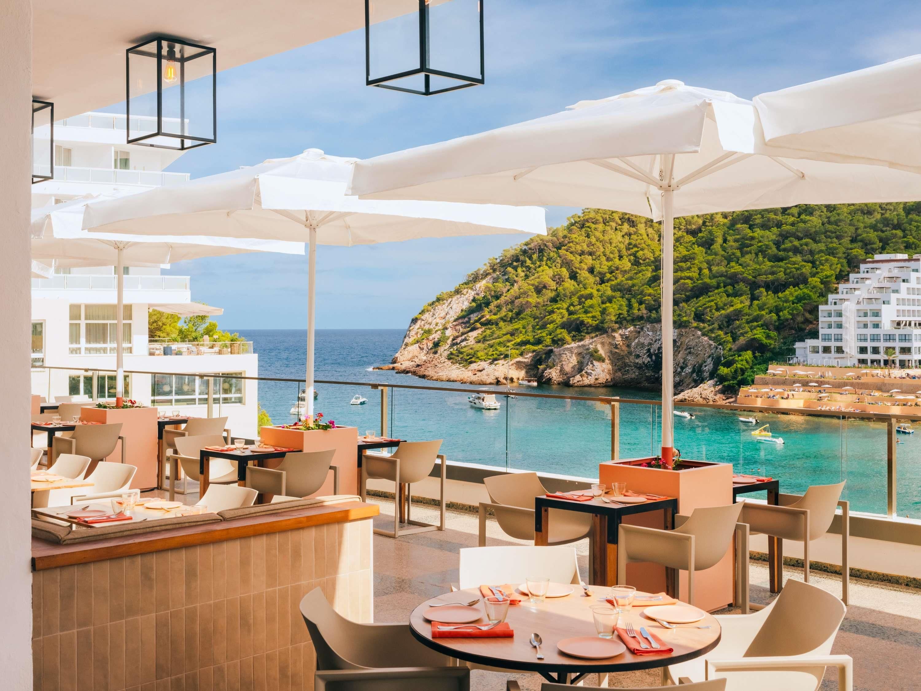 Hyde Ibiza - كالا يونغا - مطعم