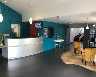 Hôtel Les Genêts Bayonne - Bayonne - Front desk