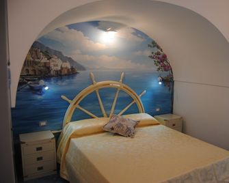 Scirocco - amazing flat with terrace in the Center - Amalfi - Bedroom