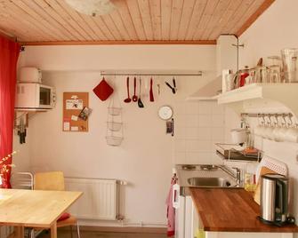 handicapped accessible, family friendly, children welcome, pets are allowed - Gamleby - Cocina