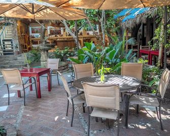 The Octopus's Garden Hostel - לה קרוז דה הוואנאקאקסטלה - פטיו