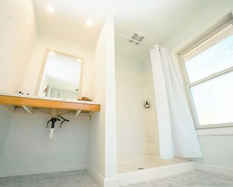 Hampton Bays Hotel On Main - Hampton Bays - Bagno