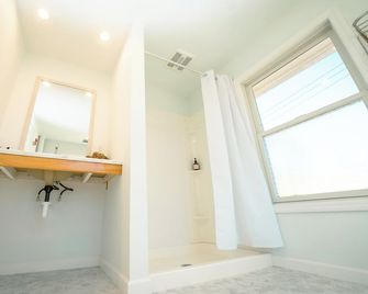 Hampton Bays Hotel On Main - Hampton Bays - Bad