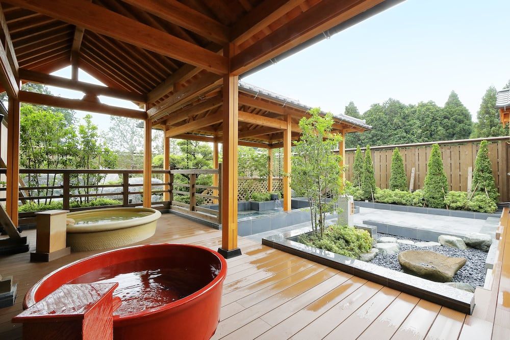 International Resort Hotel Yurakujo - Narita