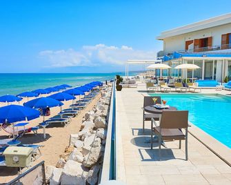 Hotel La Battigia - Alcamo - Zwembad