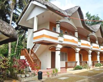 Agm Beachfront Resort - Donsol - Building