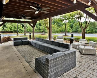 Hilton Garden Inn Birmingham SE/Liberty Park - Birmingham - Patio