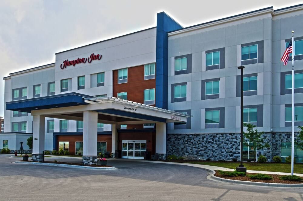 Hampton Inn by Hilton Glendale Milwaukee - Glendale - Budova