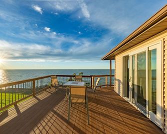 Lakefront cottage with amazing views - Willowick - Balcony