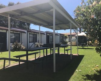 Robe Nampara Cottages - Robe - Binnenhof