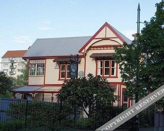 Yha Christchurch Rolleston House - Christchurch - Building