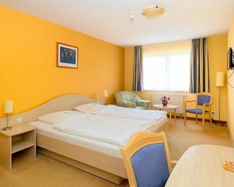 Hotel Am Stern Uelzen - Kostenlos Parken - - Uelzen - Bedroom
