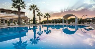 Kouros Palace Hotel - Thị trấn Kos Town - Bể bơi