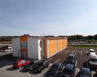 Fair-Price-Hotel - Bad Waltersdorf - Budova