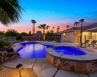 Palms Place in Indio - Indio - Pileta