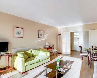 Apartment Les Hortensias Cannes - كان - غرفة معيشة