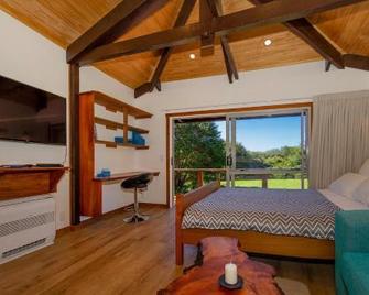 Kuaotunu Chalets - Whitianga - Soverom